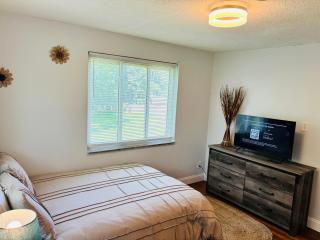 3BR with Pool near Kennywood, Pittsburgh - 3