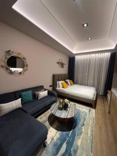 The Diamond In City Luxury Suites By ZENORA Living - 4