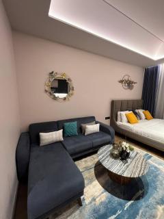 The Diamond In City Luxury Suites By ZENORA Living - 3