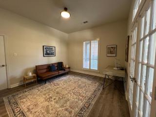 Lovejoy Serenity - Amazing pool, Games, Movie Room - 7