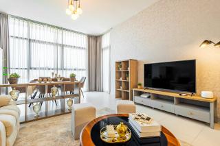 Amazing Rooftop Pool - Full Canal Views - 1 BDR - 5 min walk from Space42 Arena - Heart of Raha Beach - 9