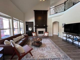 Lovejoy Serenity - Amazing pool, Games, Movie Room - 6