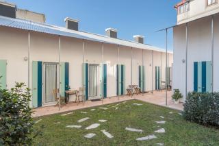 Colourful Trendy House by HostWise - 5