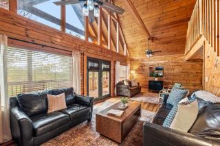 Spacious 4BR 4BA w Hot tub, Wi-Fi, HOA Pool, Pets - Pigeon Forge - 3