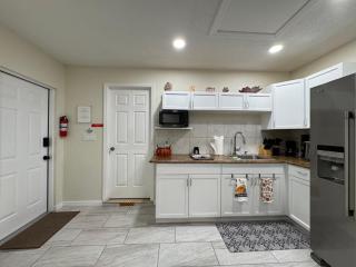 Sunshine Nest - Lehigh Acres - 1
