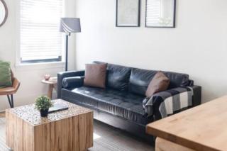 Large 4BR l 4BA Near Mercedes Benz & The Ga Congress - 3