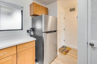 Top Floor Ocean-View Condo Walk to Kona Beaches! - 2