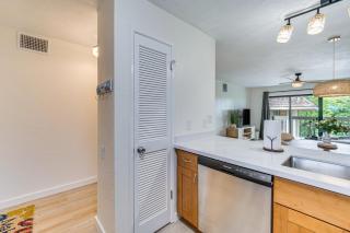 Top Floor Ocean-View Condo Walk to Kona Beaches! - 1