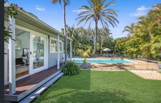 Tosca Elegant Merewether Beach House with Pool - 0