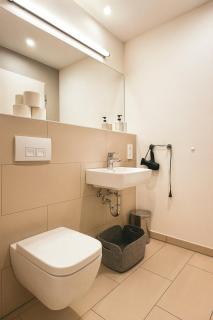 Homely! Skyview 2-Room Apartment, Airport, Fair, Rooftop, Gym! - 8