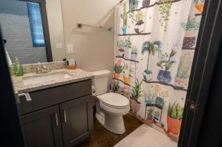 3BR Suite Modern Brewery i-81 Near Downtown - 8