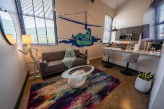 3BR Suite Modern Brewery i-81 Near Downtown - 6