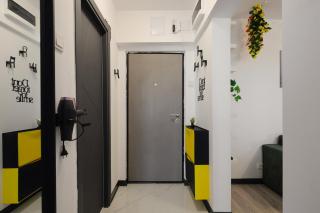 Full Kitchen AC CityView Free Public Parking 2 Bedroom Apartment - 5