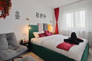 Full Kitchen AC CityView Free Public Parking 2 Bedroom Apartment - 0