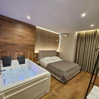 JACUZZI Apartment Delux Tirana Center - 8