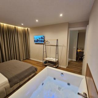 JACUZZI Apartment Delux Tirana Center - 5