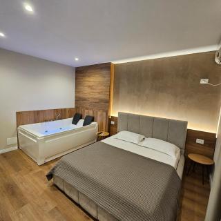 JACUZZI Apartment Delux Tirana Center - 3