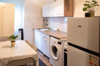 Classic Apartment at Petrova - 8