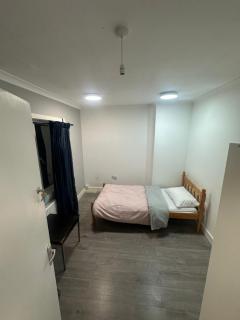 Hyde Crescent Rooms - 5
