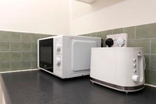 Contractor-Friendly 2 Bed House Fast WiFi & Free Parking central Redcar - 1