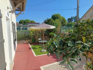 Red carpet - Townhouse, 2 bedrooms, 2 bathrooms - 9