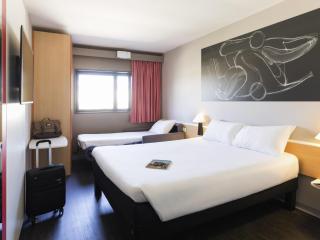 Ibis Valencia Bonaire Aeropuerto - 1