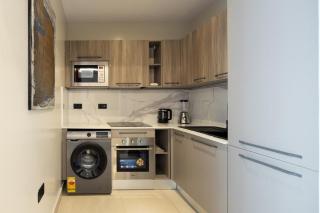 Belfast studio-Blue Waters Property Management - 1