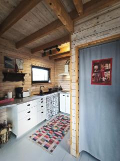 Scandinavian-style lake house - 9