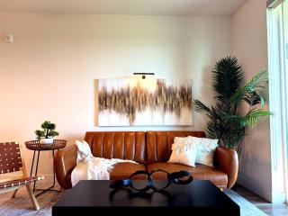 Luxury Haven 10 Min From Disneyland With Pool & GYM - 0