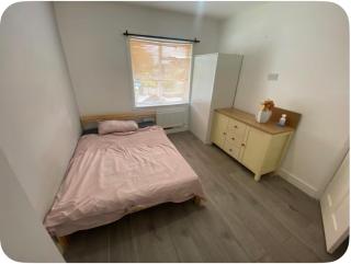 Hyde Crescent Rooms - 1