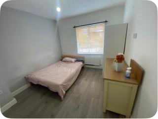 Hyde Crescent Rooms - 2