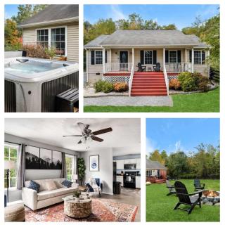 Modern decor, Hot Tub, Fire Pit & River Access! - 0