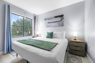 Comfortable 2BR Near Universal Studios - 7