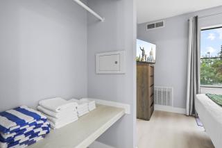 Comfortable 2BR Near Universal Studios - 5