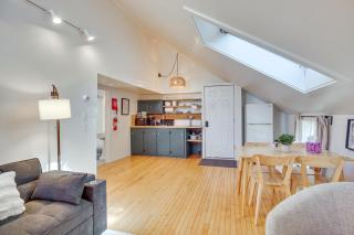 Hike and Leaf Peep Couples Retreat in Waterbury! - 2