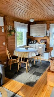 Villa Salme lemmikkiystävällinen mökki Taivalkoskella Jokijärven rannalla - 3