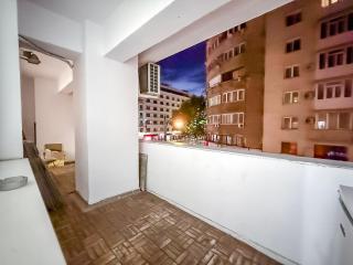 Bucharest Central & Spacious 3Br 3Ba Family Apt - 0