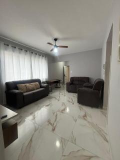 Apartamento com Estacionamento, Wi-Fi, Ar condicionado a 300 metros da Praia da Enseada no Guarujá. - 4