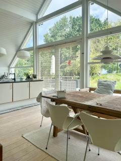 Charming Summer House With Beach Access - 0