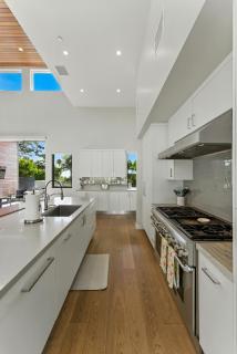 Luxury Stay with Pool, Spa, Fire Pit, Outdoor Lounge & Stunning Ocean Views, Encinitas Retreat - 1