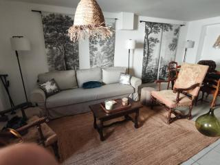 The Cottage at 7 - 9