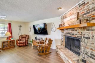 Home with Backyard Oasis Less Than 7 Mi to ATandT Stadium! - 4