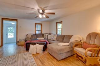 Pets Welcome Tranquil Retreat with Yard in Jewett! - 2