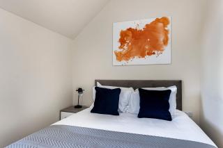 City Service Lets - Large Cheam Village 1 bed Apartment with Free parking - Fantastic Transport Links - 0