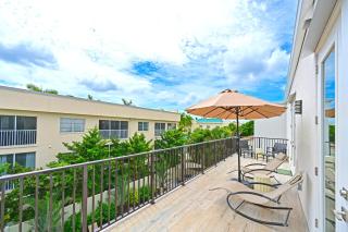 Entire Siesta Key Beach House - 6 BR, Pool & Ocean Access - 2