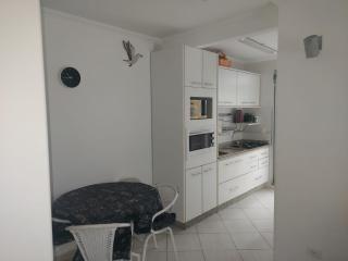 Apartamento Espaçoso Quadra Mar - 0