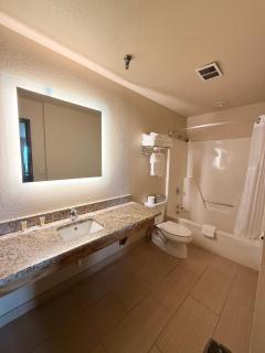 Super 8 by Wyndham Macon - 2