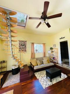 Blissful Acres hilltop cottage - 2