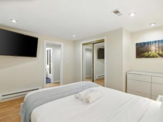 Walk to METRO - Quiet 1BR with Sauna Rock Creek Park - 3