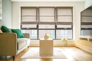 Modern 2-bed central Swindon flat, 1 free parking - 3